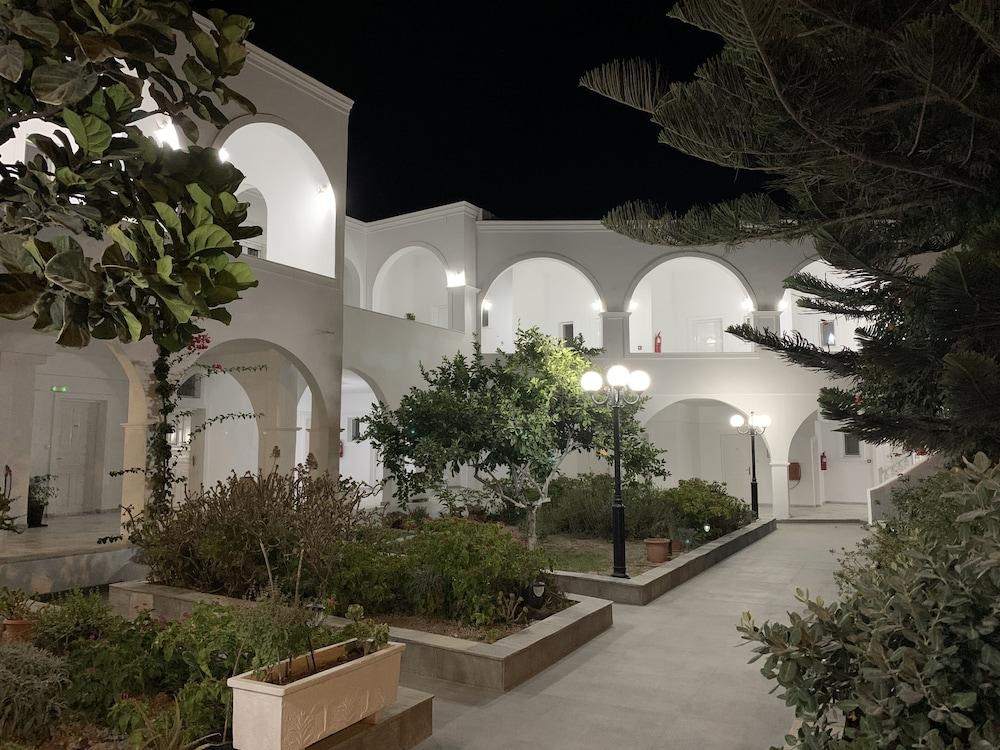 Hotel Lodos Karterados  Bagian luar foto