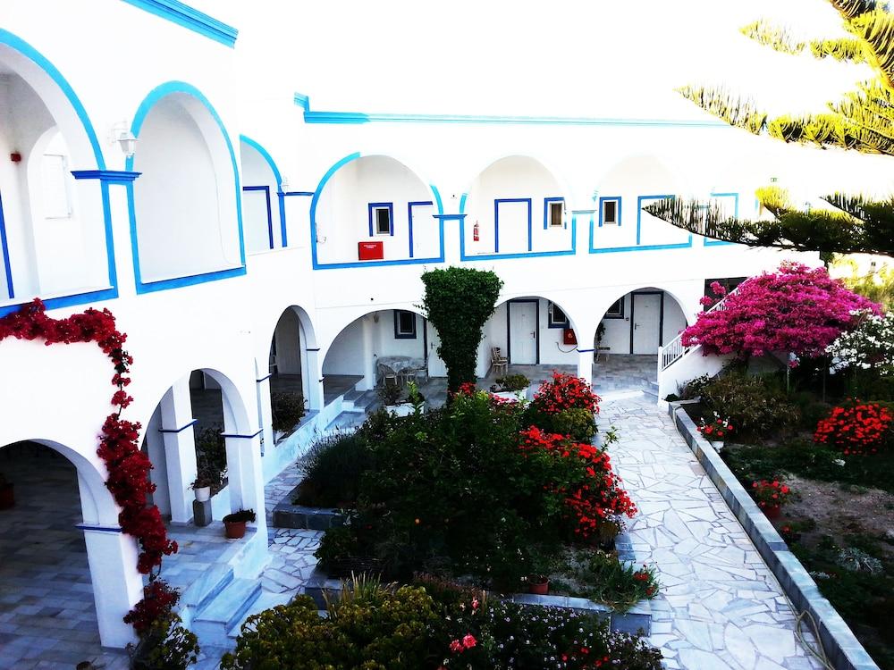Hotel Lodos Karterados  Bagian luar foto