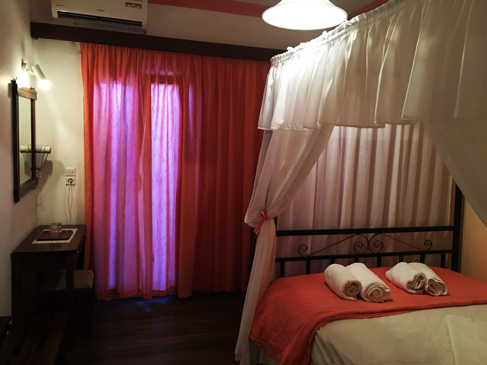 Hotel Lodos Karterados  Bagian luar foto