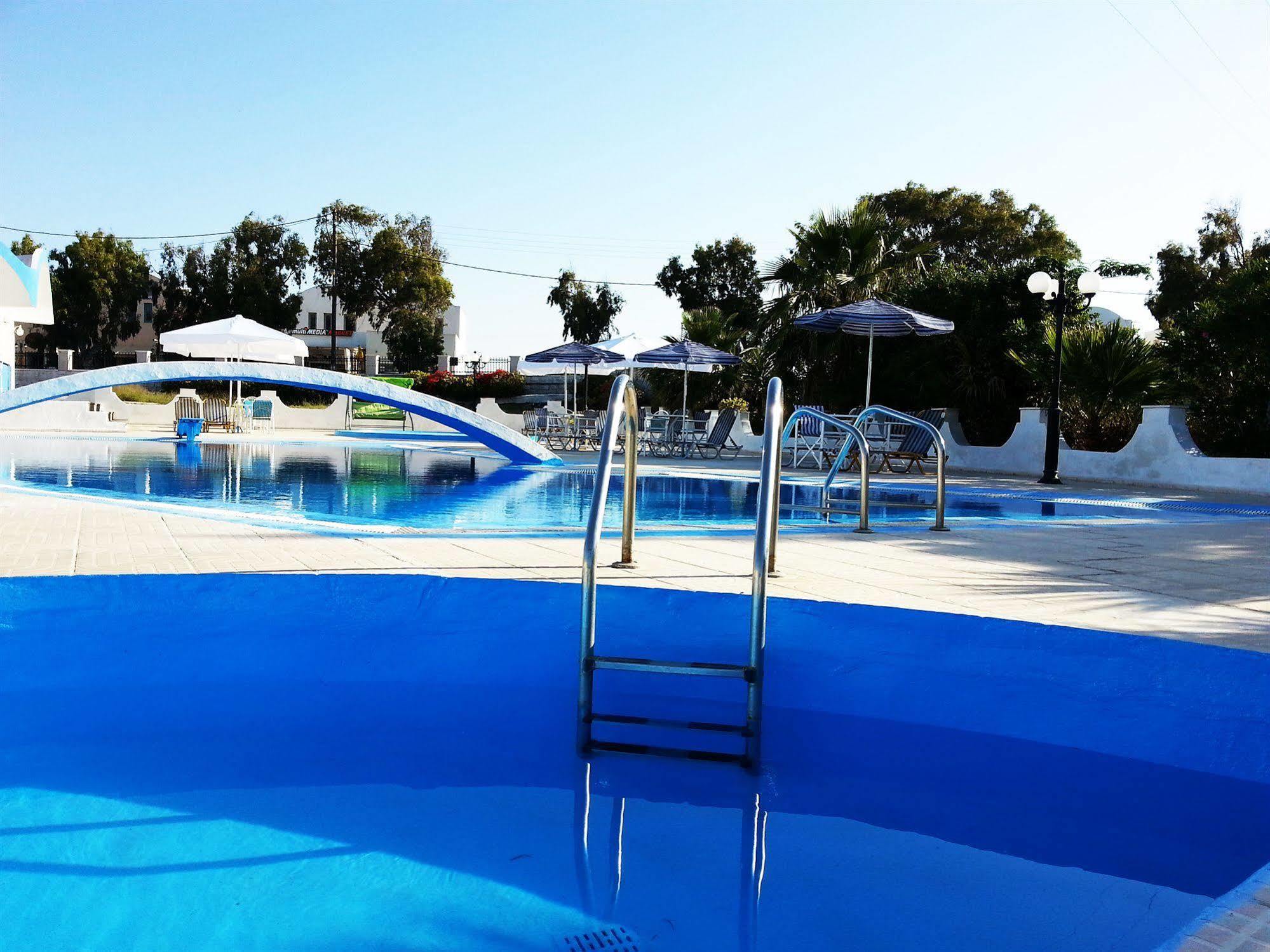 Hotel Lodos Karterados  Bagian luar foto